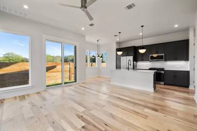 Main picture of 6305 Friendswood Dr