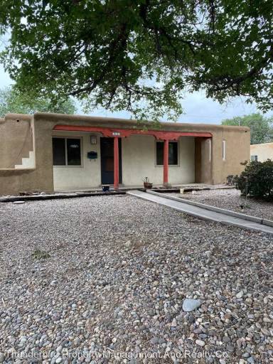 Main picture of 908 Laguayra Dr NE