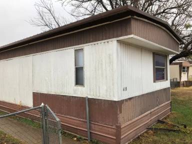 Main picture of 401 Western Hills Dr