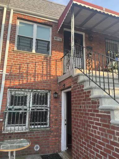 Main picture of 92-06 32 Ave