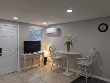Main picture of 2214 Post Rd