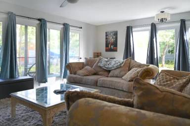 Main picture of 620 Windward Dr