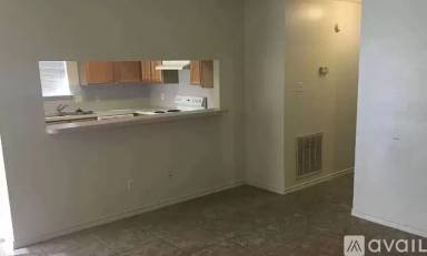 Main picture of 1700 S Dexter Dr