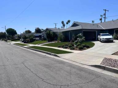 Main picture of 1740 Hodson Ave