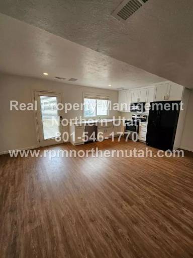 Main picture of 942 W Foxboro Dr