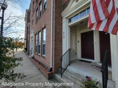 Main picture of 9523 Center St