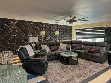 Main picture of 1543 Oakcrest Dr