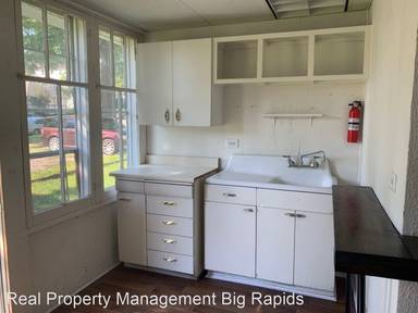 Main picture of 528 S Warren Ave