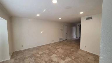 Main picture of 616 W Graaf Ave