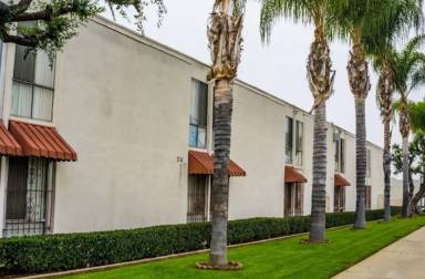 Main picture of 2115 W Victoria Ave