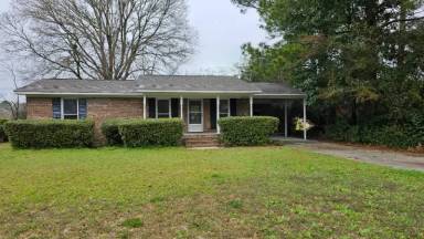 Main picture of 304 Cedar Ln