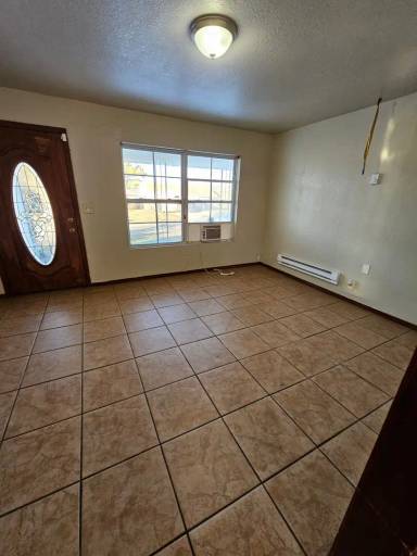 Main picture of 1302 SE 40th St
