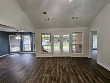 Main picture of 379 Forest Park Dr