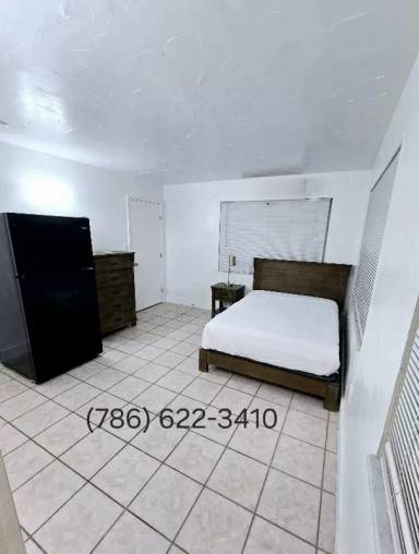 Main picture of 2908 Van Buren St