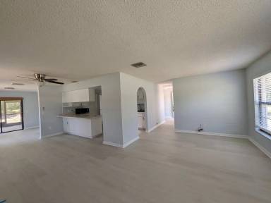 Main picture of 2510 W Dolphin Dr