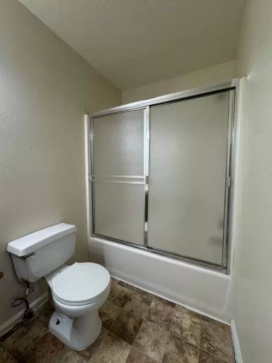 Main picture of 701 N Cloverleaf Loop