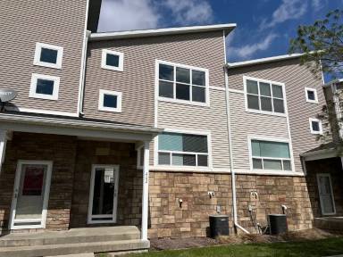 Main picture of 301 SE 11th St, Unit 402