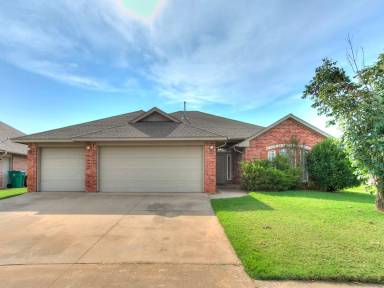 Main picture of 2724 Busheywood Dr