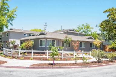 Main picture of 1596 Ontario Dr