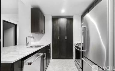 Main picture of 300 W 61st St