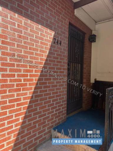 Main picture of 744 Grand Ave