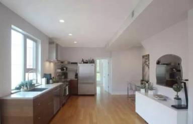 Main picture of 631 N 12th St