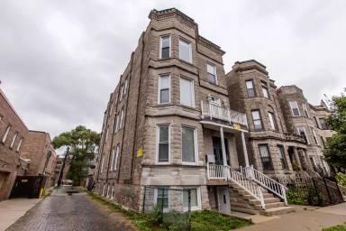 Main picture of 1512 N Oakley Blvd