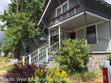 Main picture of 825 5th Ave SE