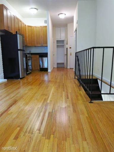 Main picture of 409 E 78th St