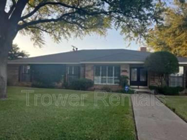 Main picture of 20 Knoll Cir