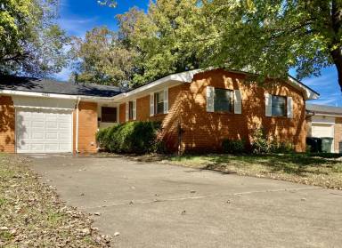 Main picture of 4821 Gina Pl