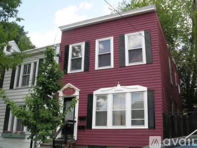 Main picture of 373 Washington Ave