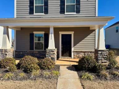 Main picture of 1004 Amberley Crossing Dr