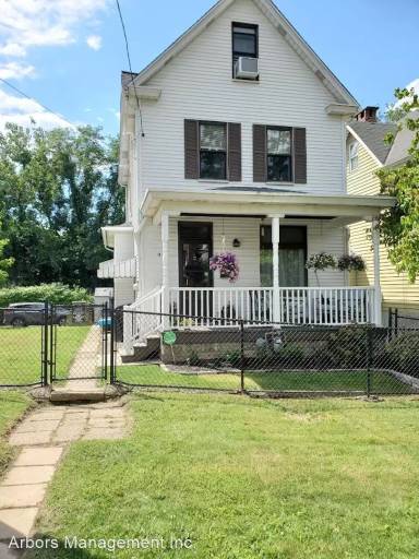 Main picture of 916 1st St