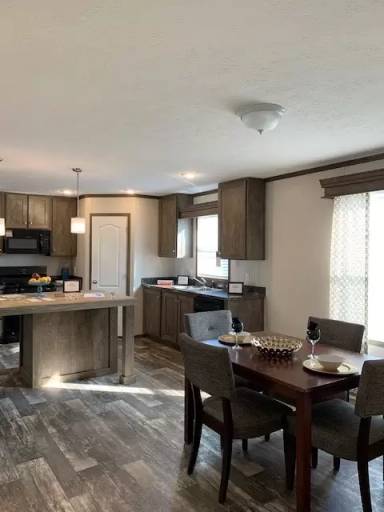 Main picture of 1072 Hemlock Dr