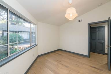 Main picture of 801 Rose Ave