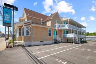 Main picture of 70 E Grand Ave