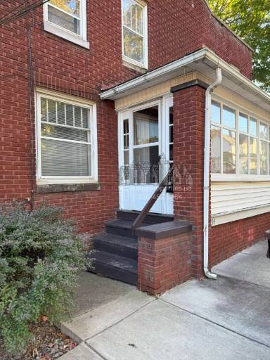 Main picture of 14 Geiger Ave