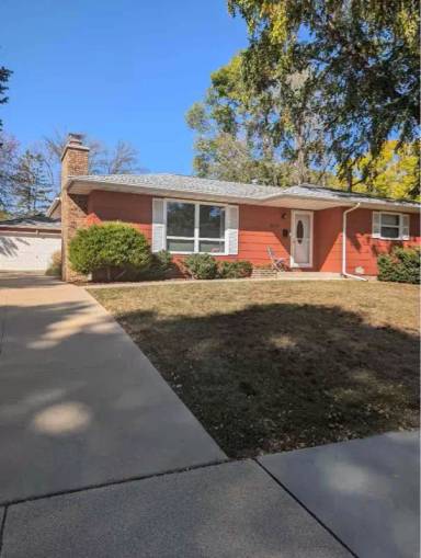 Main picture of 2515 5th Ave NW