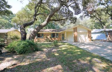 Main picture of 309 Goldenrod Ct