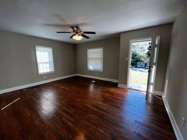 Main picture of 439 Crest Dr SW