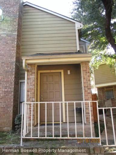 Main picture of 2111 Park Willow Ln