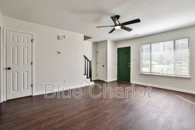 Main picture of 1000 Fargo St