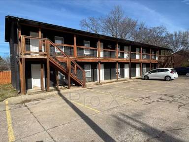 Main picture of 942 W Holly St