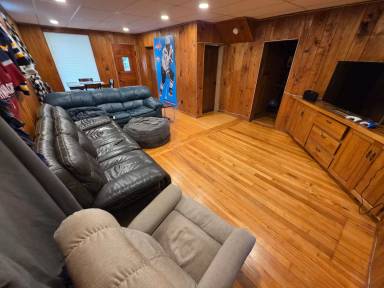 Main picture of 633 Hudson St