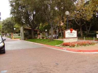 Main picture of MacArthur Village Condominiums