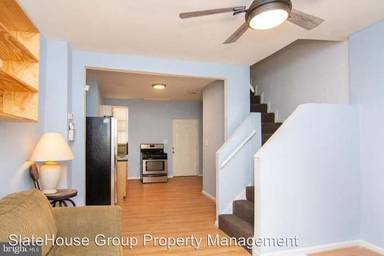 Main picture of 944 W Lombard St