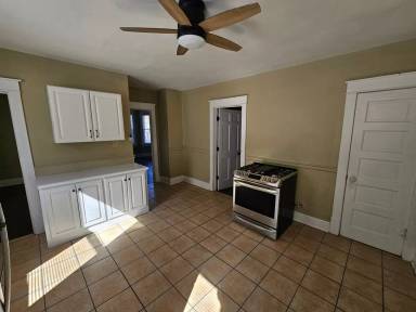 Main picture of 2482 S 5th St