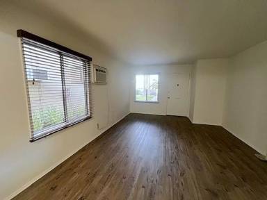 Main picture of 6259 Vineland Ave