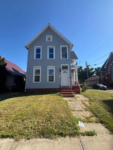 Main picture of 3257 W 43rd St
